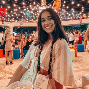 Meet your Posher, Francesca